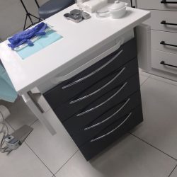 Мобільна тумба з “вухами”